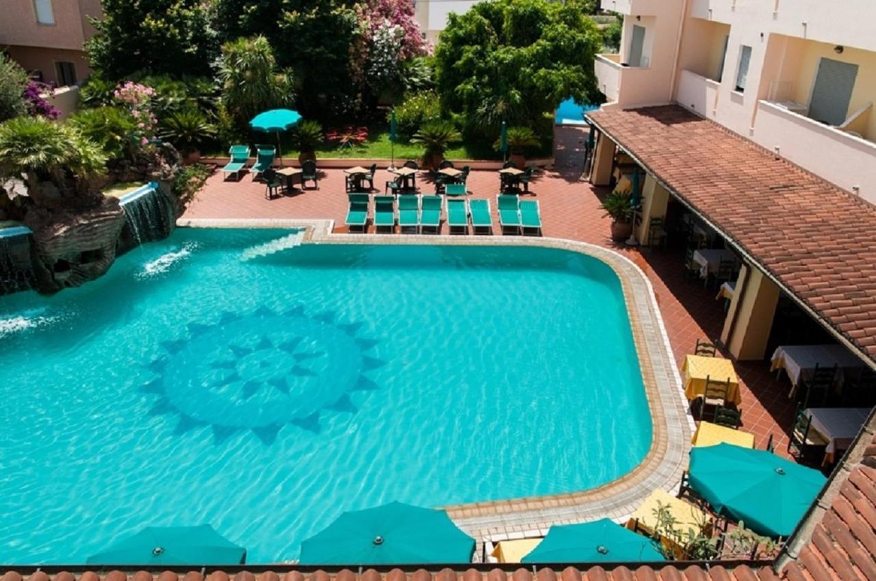 Le Residenze Del Golfo Di Orosei Aparthotel Bagian luar foto