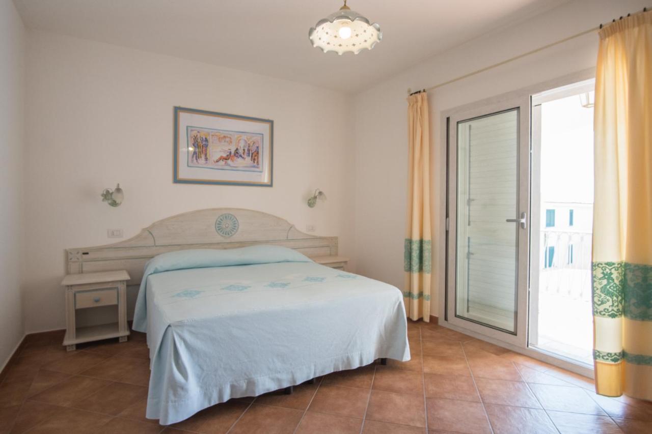 Le Residenze Del Golfo Di Orosei Aparthotel Bagian luar foto