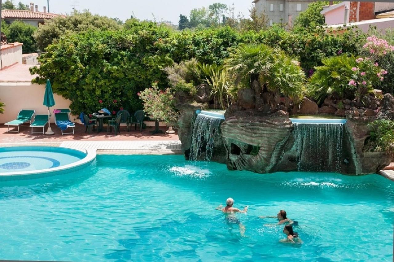 Le Residenze Del Golfo Di Orosei Aparthotel Bagian luar foto
